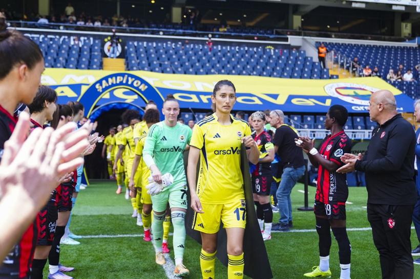 Şampiyon Fenerbahçe Kadıköy'de rakibini 8-0 yendi - Fotoğraf: 10