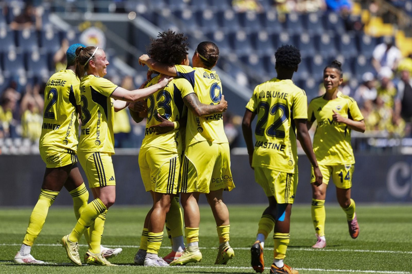 Şampiyon Fenerbahçe Kadıköy'de rakibini 8-0 yendi - Fotoğraf: 5