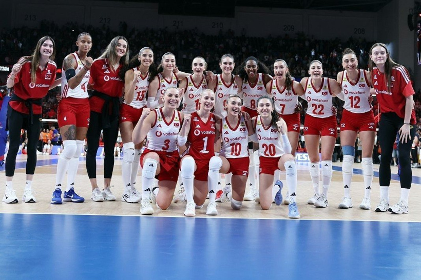 Ne yapıyorsun Melissa! Sinead Jack Kisal'dan İstiklal Marşı açıklaması: Ben Türküm! - Fotoğraf: 7