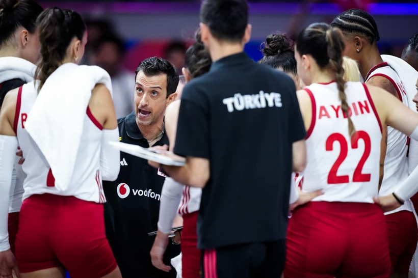 Polonya'yı 3-1 yenen Filenin Sultanları'ndan kötü haber - Fotoğraf: 3