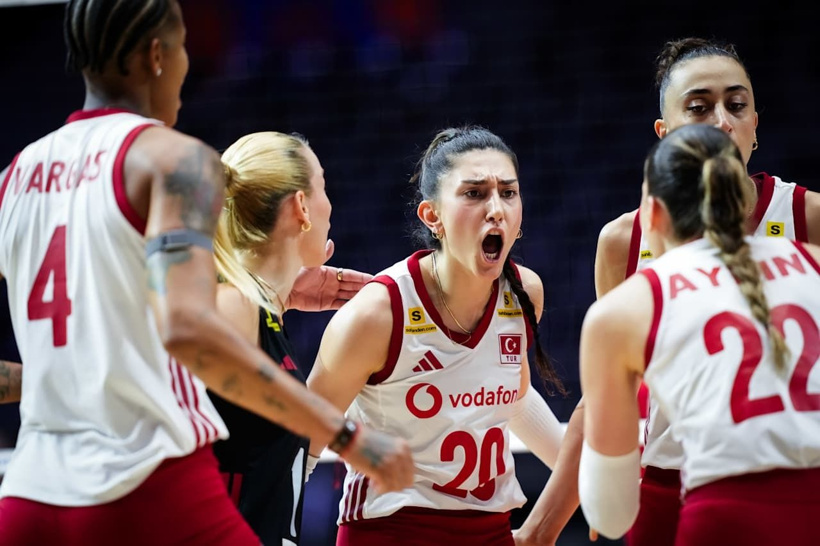 Polonya'yı 3-1 yenen Filenin Sultanları'ndan kötü haber - Fotoğraf: 2