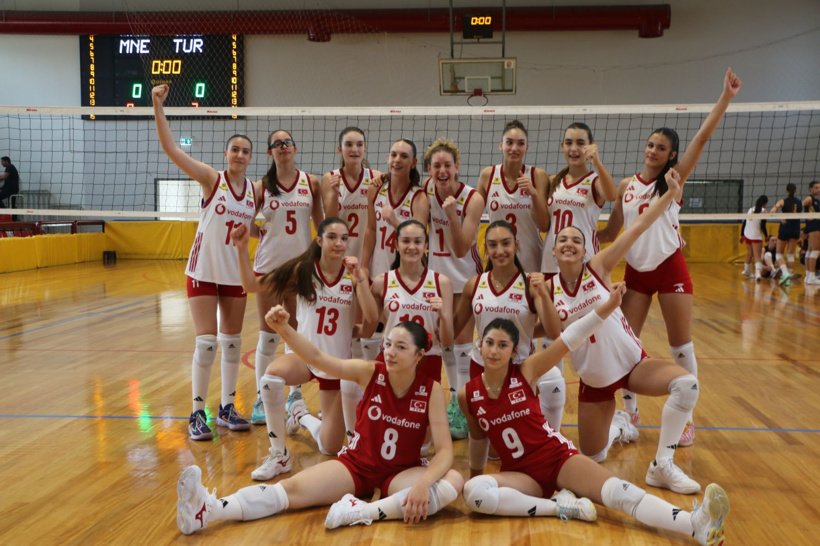 16, 17 fark etmez bizim kızlar affetmez! Galibiyet bizim zafer bizim - Fotoğraf: 3