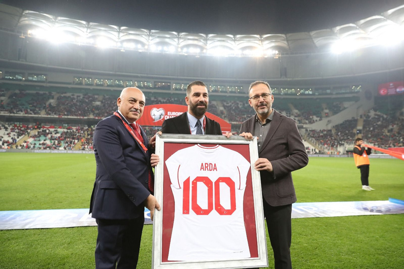 Arda Turan Galatasaray taraftarını isyan ettirdi - Fotoğraf: 2