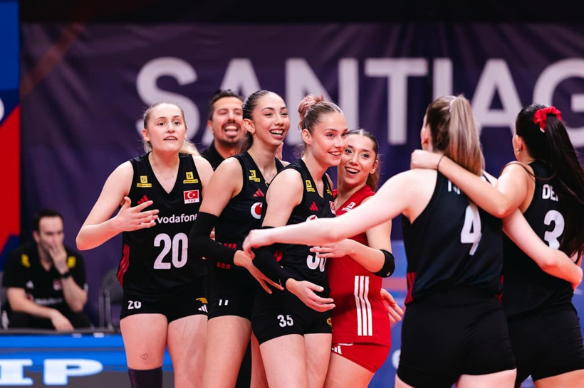 Harikasınız kızlar harika: Milliler namağlup takımı yıktı yarı finale çıktı - Fotoğraf: 7