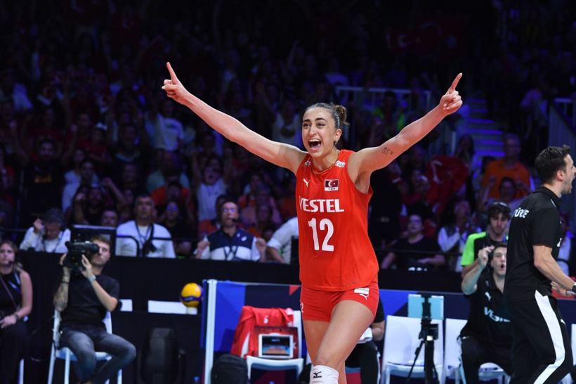 Filenin Sultanları'nın kadrosu belli oldu: Santarelli 14 kişilik kadroya 9 ismi almadı - Fotoğraf: 9