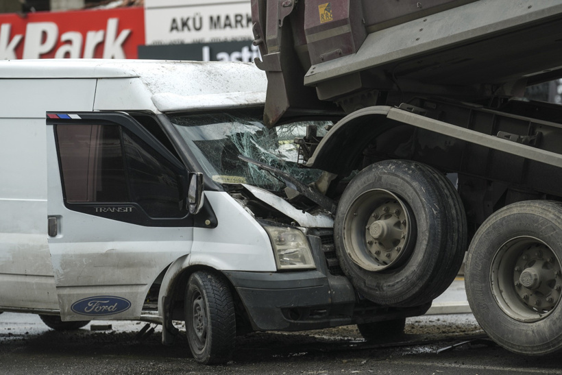 Ankara'da korkunç kaza! Üst geçide tır çarptı - Resim : 6