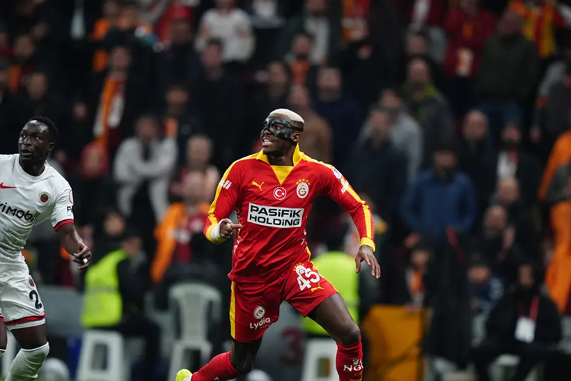 Galatasaray'da Okan Buruk Osimhen'in geleceği konuştu - Resim : 1