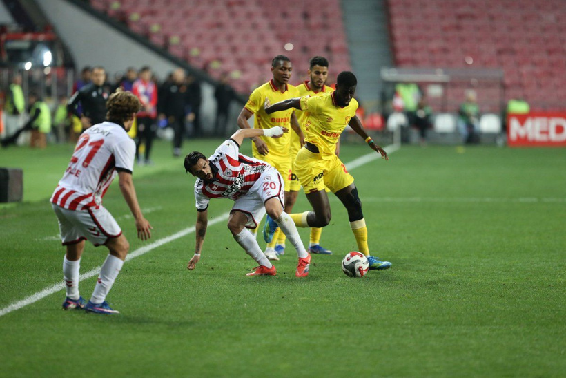 Süper Lig ekibinin stadı 35 cm kazılacak - Fotoğraf: 6