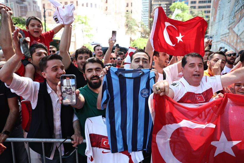 Milli takıma sürpriz destek: Davullar çaldı kabile şefi karşıladı - Fotoğraf: 7