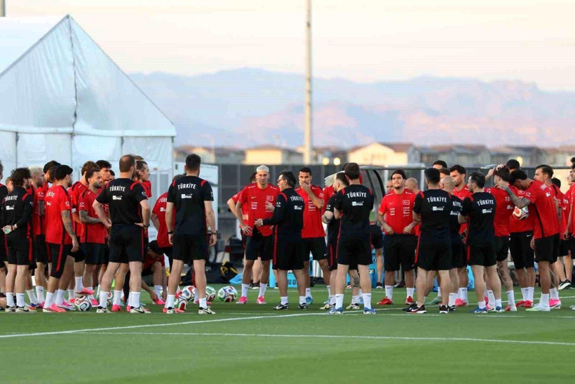 Milli takımın Paraguay 11'i belli oldu: Montella'dan çok önemli 2 karar - Fotoğraf: 7