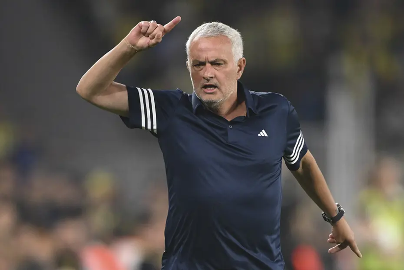 Arda Güler'i maç biter bitmez aradı: Mourinho kötü haberi bizzat verdi - Resim : 1
