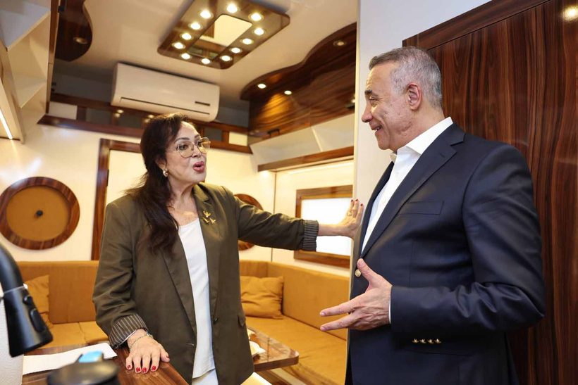 Türkan Şoray'ın zor anları! Kadir İnanır sorusunu duyunca boğazı düğümlendi - Resim : 1
