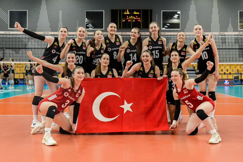 Milliler Polonya'yı yıktı geçti: Namağlup yola devam ediyoruz - Resim : 1
