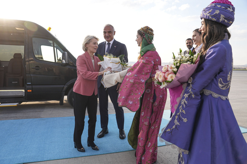 Dünyanın gözü Ankara'da: Zirve öncesi NATO heyetinden Anıtkabir ziyareti - Resim : 3