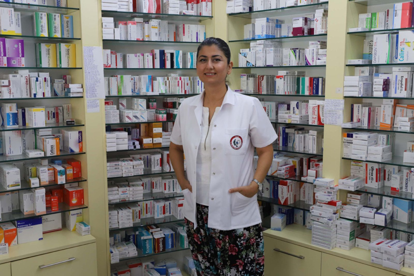 Eczaneden çıkıp soluğu tarlada alıyor! Dağda 1300 ağaç dikti, bataklığı gölete çevirdi - Fotoğraf: 3