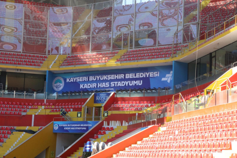 Süper Lig'den düşünce statta ilk iş 3 santim kazıp dışarı aldılar - Fotoğraf: 8