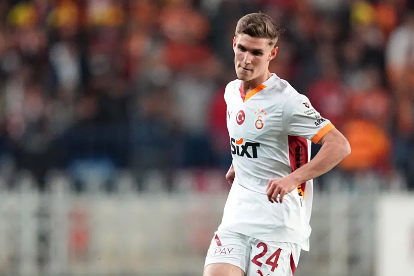 Son Dakika | Galatasaray'da Okan Buruk gitmesini istemişti: Ayrılık resmen açıklandı - Resim : 1