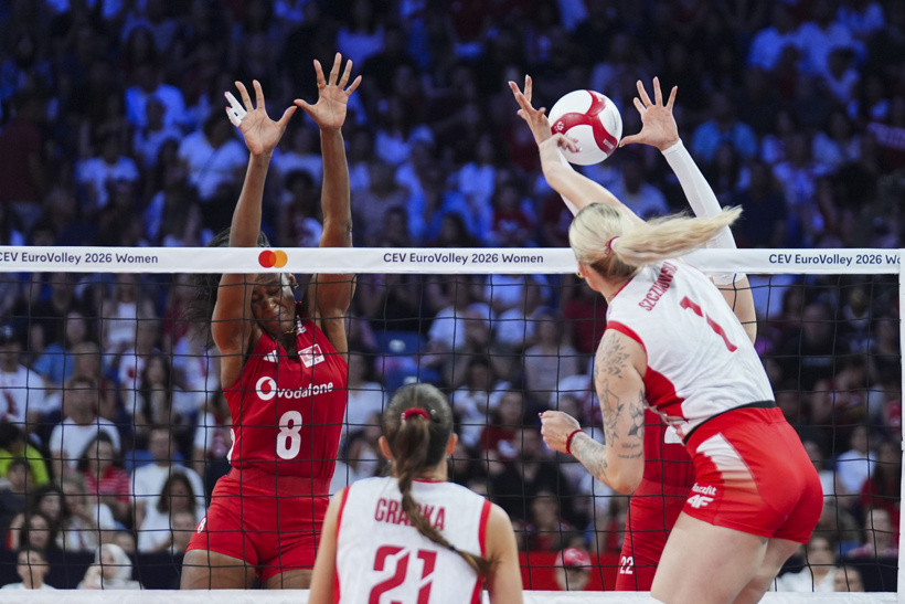 İstiklal Marşı'nı okuduğu için eleştirilen milli voleybolcudan tokat gibi cevap - Fotoğraf: 3