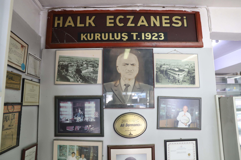 Rum eczacının asırlık defterindeki kayıtlar İzmir'in kurtuluşunu anlattı: Son tarih 8 Eylül 1922 - Resim : 3