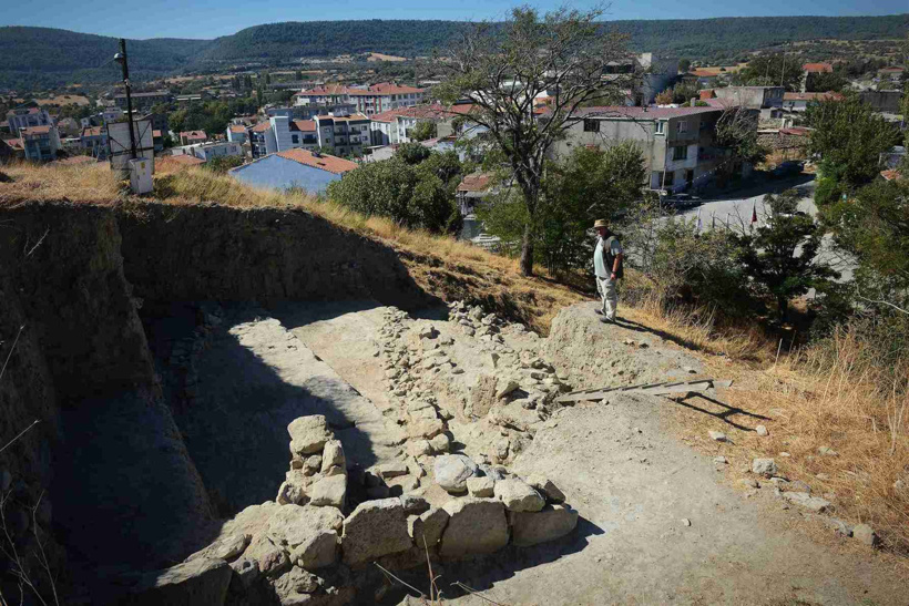 Çanakkale’de toprağın altında 4 bin 200 yıllık keşif! 7 metre derinden çıktı - Resim : 2