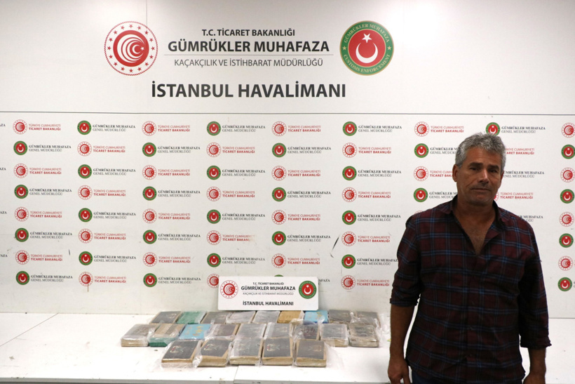 Kokain kaçıran Latin Amerikalılara İstanbul Havalimanı'nda operasyon! Pilot kıyafetliler firar etti - Resim : 6