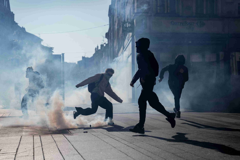Fransa yangın yeri! Yüzlerce okulda eğitim durdu: Onlarca okul ateşe verildi - Resim : 1