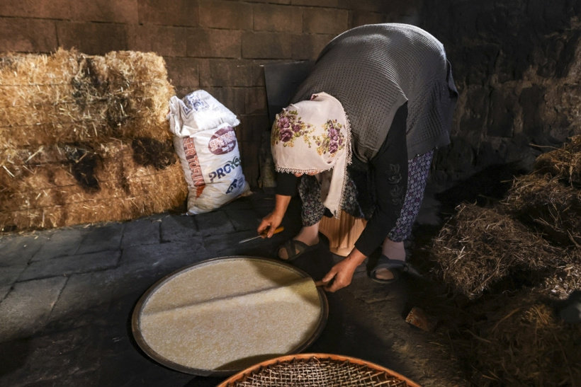Nevşehir'in tescilli lezzeti binbir zahmetle üretiliyor: Belde adını bu yemekten alıyor - Fotoğraf: 7