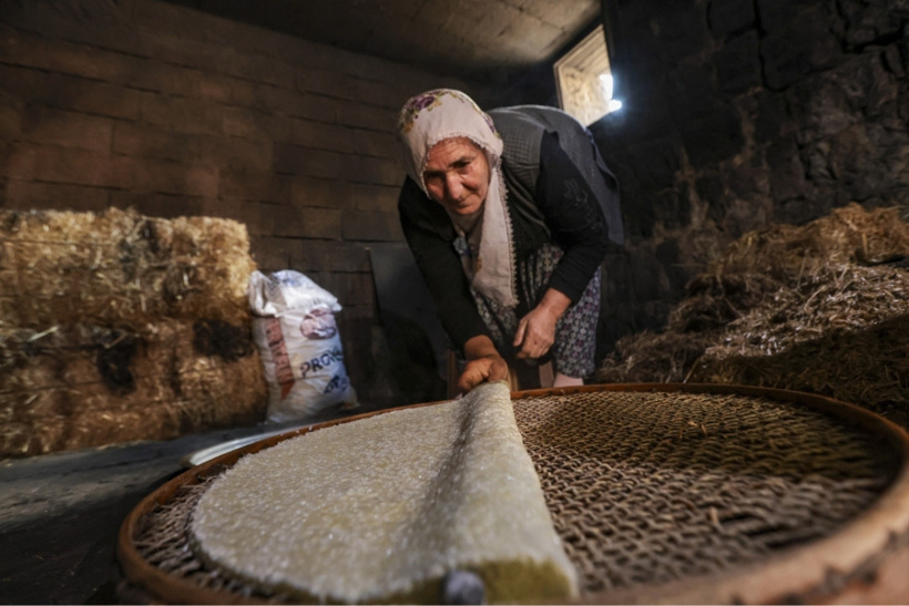 Nevşehir'in tescilli lezzeti binbir zahmetle üretiliyor: Belde adını bu yemekten alıyor - Fotoğraf: 8