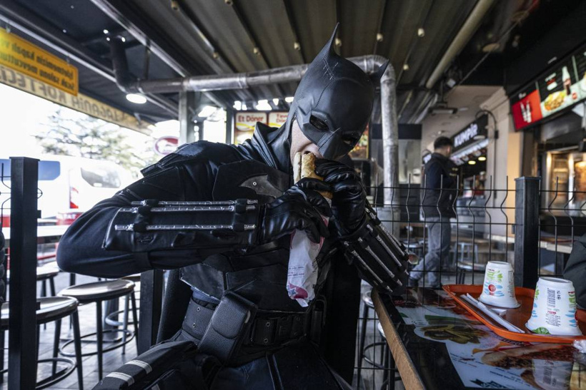 Ankaralı Batman Ali: Pelerinimi Teyzemle Diktik - Fotoğraf: 5