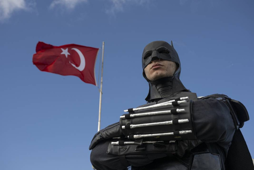 Ankaralı Batman Ali: Pelerinimi Teyzemle Diktik - Fotoğraf: 10
