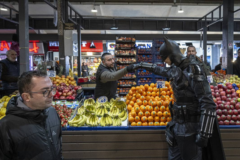 Ankaralı Batman Ali: Pelerinimi Teyzemle Diktik - Fotoğraf: 12