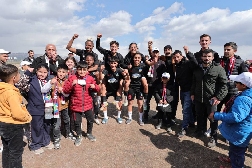 Kadınlarda Süper Lig'e çıkan 2. takım belli oldu - Fotoğraf: 3
