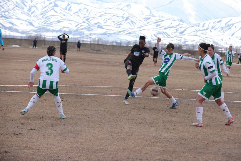 Kadınlarda Süper Lig'e çıkan 2. takım belli oldu - Fotoğraf: 6