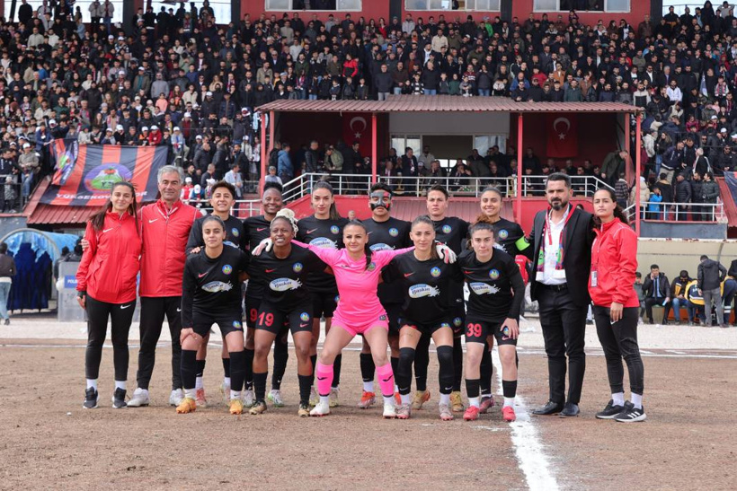 Kadınlarda Süper Lig'e çıkan 2. takım belli oldu - Fotoğraf: 5