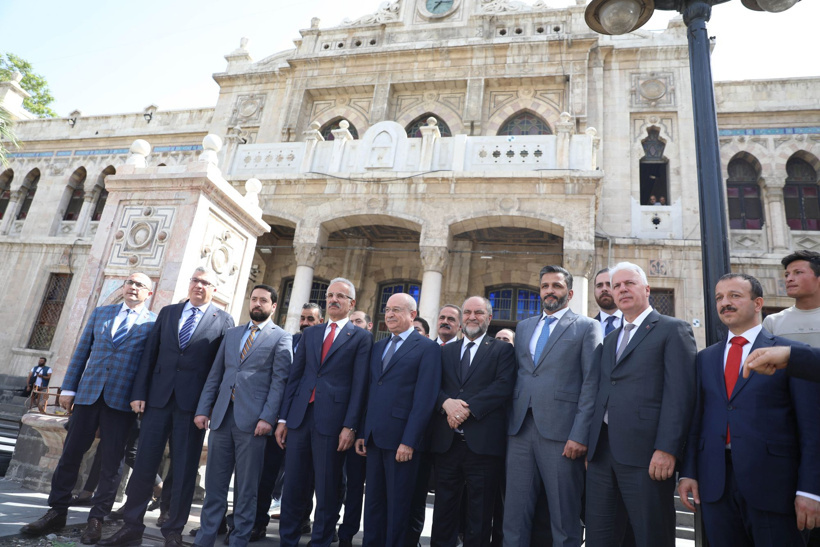 aa-20250422-37715739-37715737-ulastirma-ve-altyapi-bakani-abdulkadir-uraloglu-samda.jpg