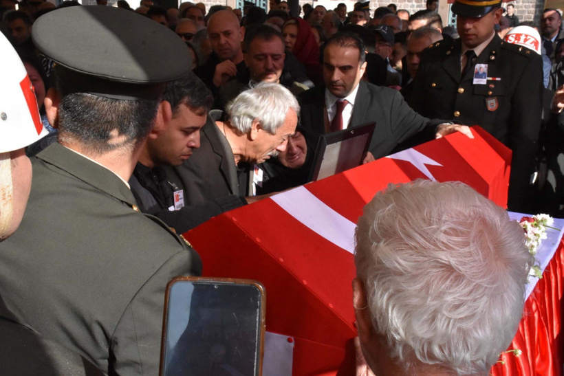 balikesir-sehidini-son-yolculuguna-ugur-1015461-301280.jpg