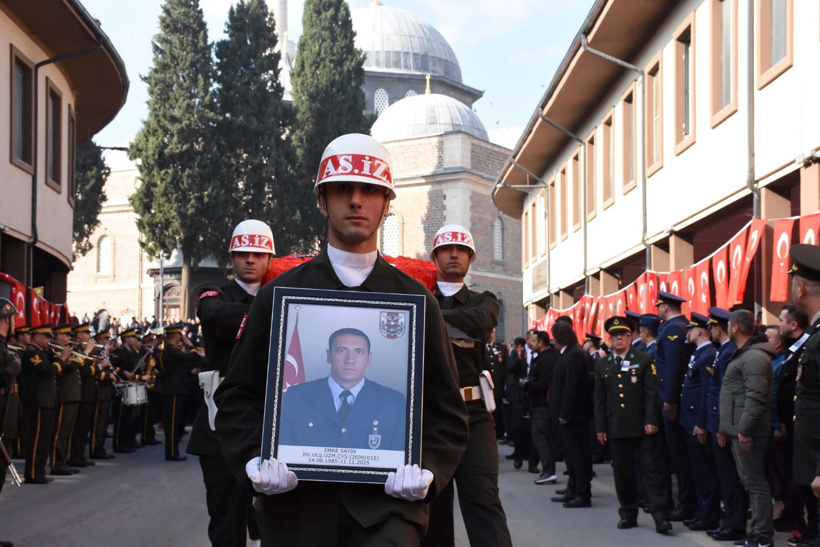 balikesir-sehidini-son-yolculuguna-ugur-1015463-301280.jpg