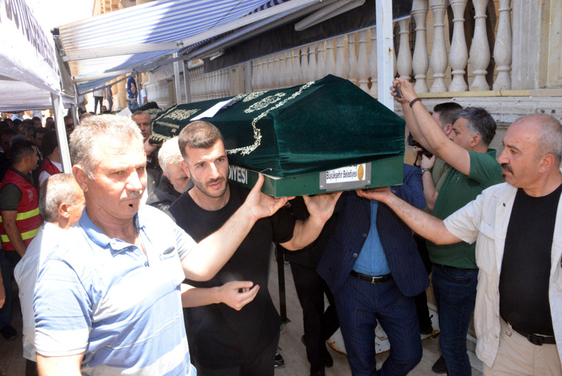 Yanarak ölen 3 engelli kardeş toprağa verildi! 'Gözlerinin önünde feryatlarını duyarak kaybetti' - Resim : 9