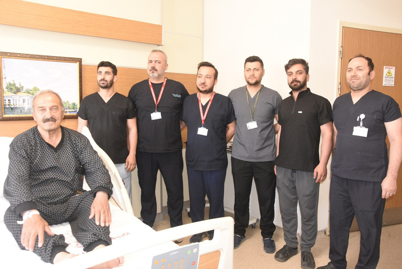 Bitlis'te ilk kez yapıldı! Ameliyat 5,5 saat sürdü - Resim : 2