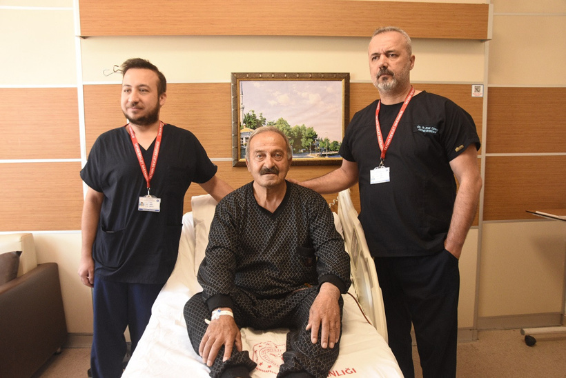 Bitlis'te ilk kez yapıldı! Ameliyat 5,5 saat sürdü - Resim : 1