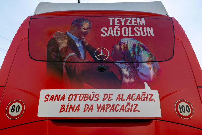 YENİ Parti'nin otobüsü hazır! O teyze de unutulmadı - Resim : 2
