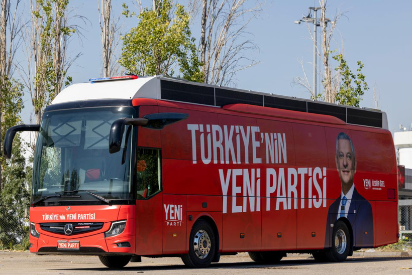YENİ Parti'nin otobüsü hazır! O teyze de unutulmadı - Resim : 1
