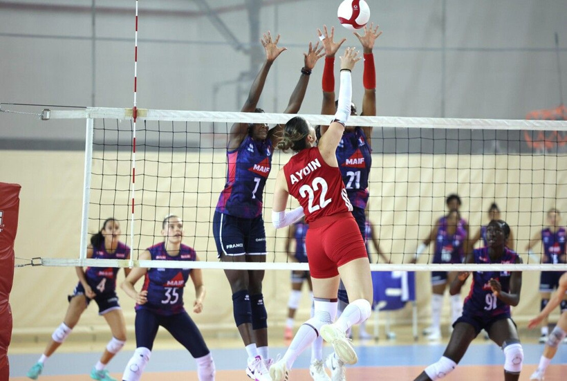 Melissa Vargas yaptı yine şovunu: Filenin Sultanları Fransa'yı darmaduman etti - Fotoğraf: 6