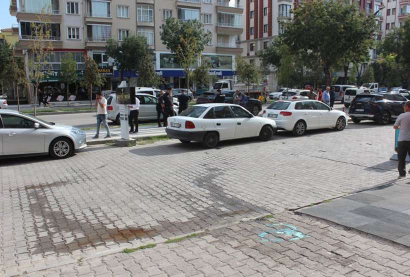 Çay içerken hayatının şokunu yaşadı - Resim : 3