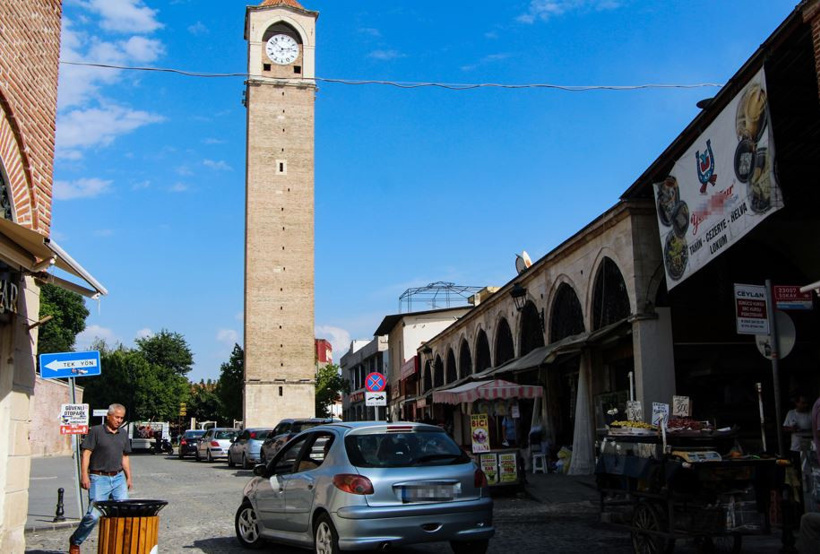 Artık arabada giderken saate bakamayacaklar: Tarihi cadde trafiğe kapatıldı - Resim : 1