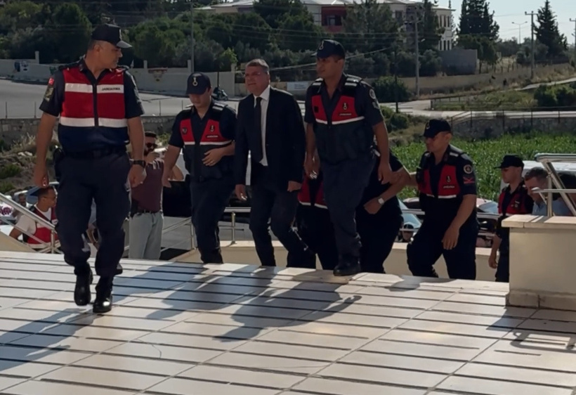 Silifke Belediye Başkanı Mustafa Turgut ve 18 kişi adliyeye sevk edildi - Resim : 1