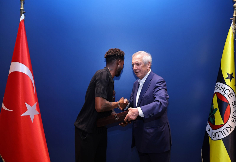 Fenerbahçe taraftarı tepki göstermişti: Aziz Yıldırım izin vermedi - Fotoğraf: 5