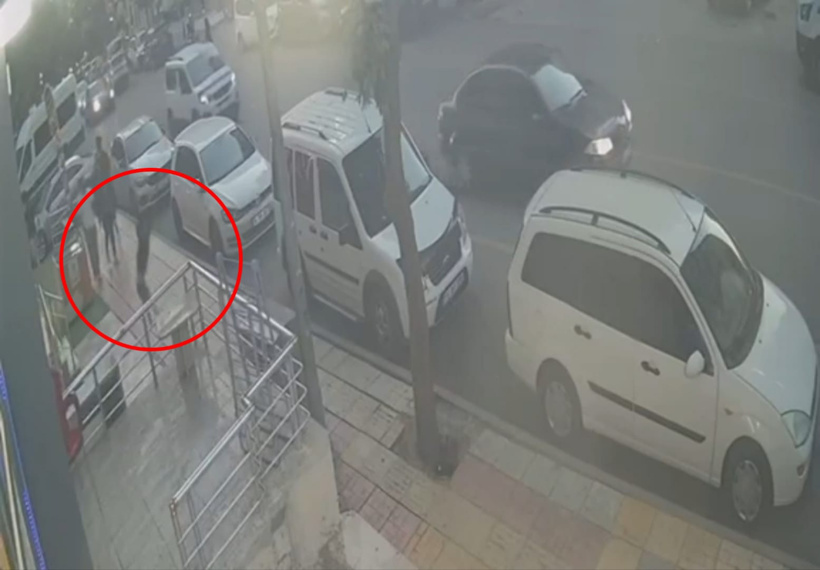 21 aylık bebek balkondan düştü: O anlar kamerada - Resim : 1