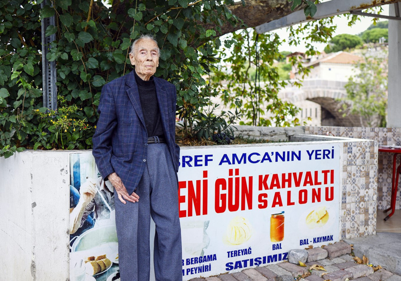 96 yaşındaki Eşref Amca kahvaltı salonunu kapatıyor! Dükkânın bulunduğu alan kamulaştırıldı - Resim : 1