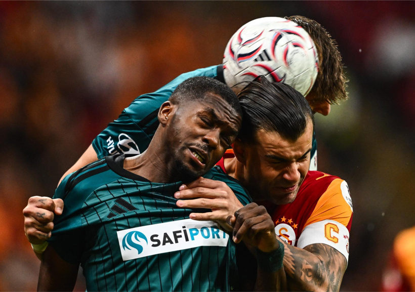 Galatasaray maçındaki kural dışı müdahale: Trio'da açıklandı - Fotoğraf: 3